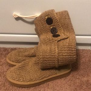 Oatmeal Crocheted Uggs